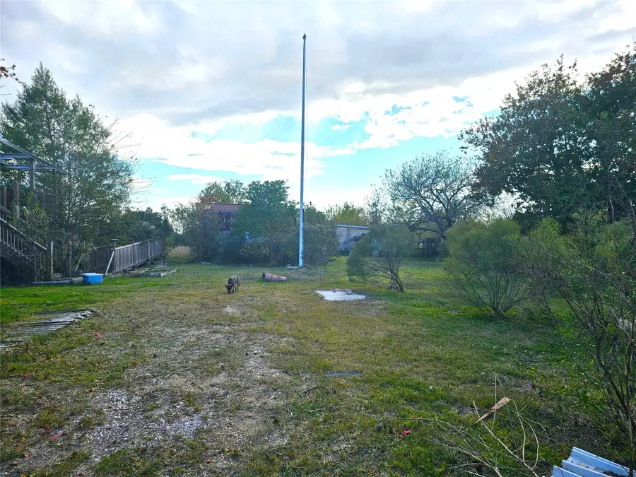 1616 Avenue R, Dickinson, TX 77539 - Image #3