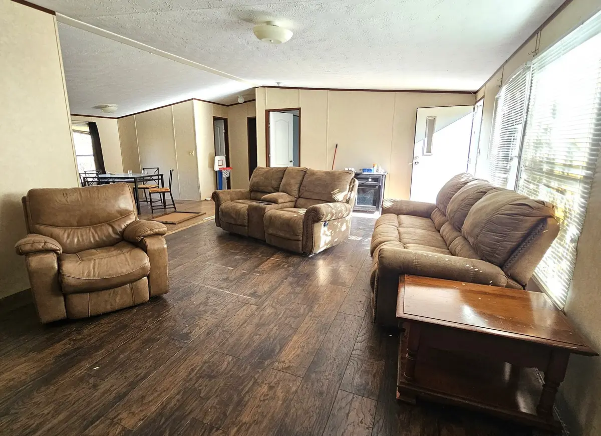 106 W Union Street, Eagle Lake, TX 77434 - Image #1