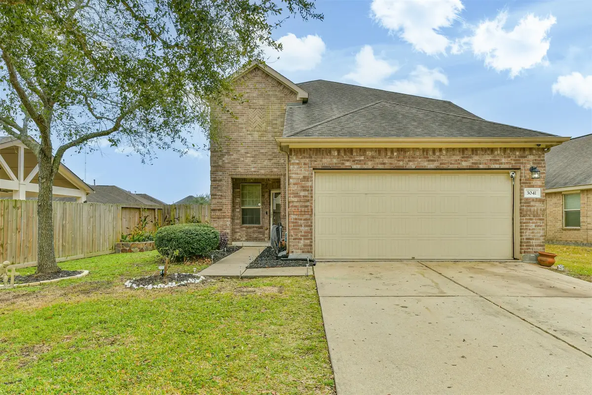 3041 Heather Grove Ln, Dickinson, TX 77539 - Image #1