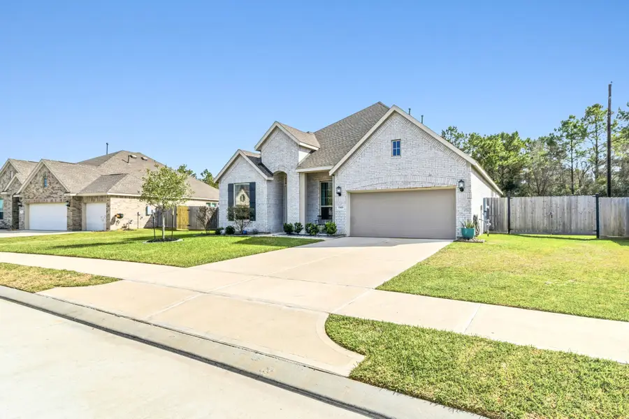 15418 Kings Lake Court, Monterey Belvieu, TX 77523 - Image #2