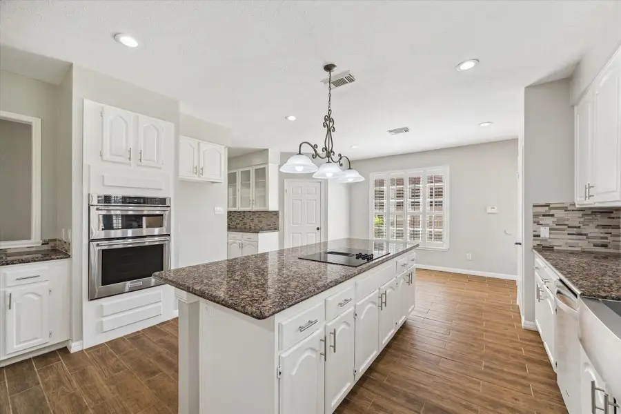 2006 Ravens Crest Drive, Sugar Land, TX 77478 - Image #2