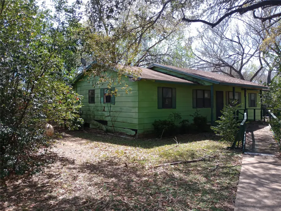 202 Miller Street, Smithville, TX 78957 - #3