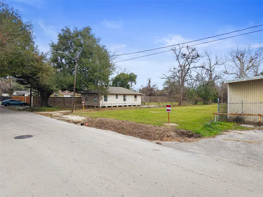 4006 Wayne Street, Houston, TX 77026 - #3