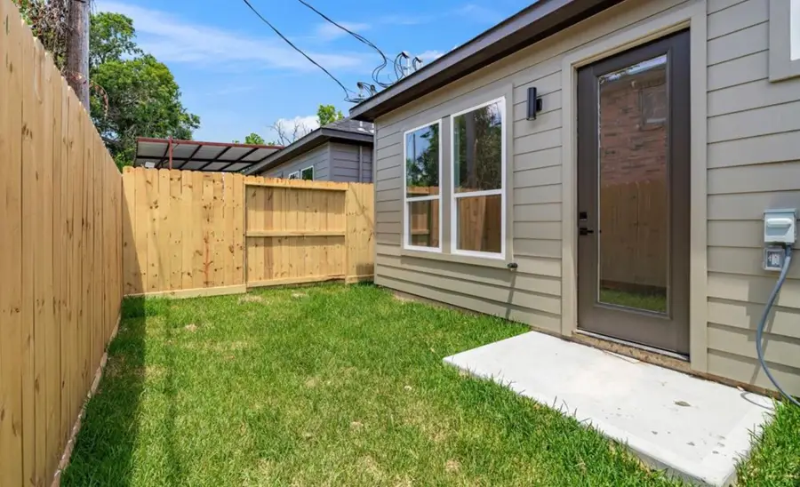 6624 Saint Augustine Street #B, Houston, TX 77021 - #3