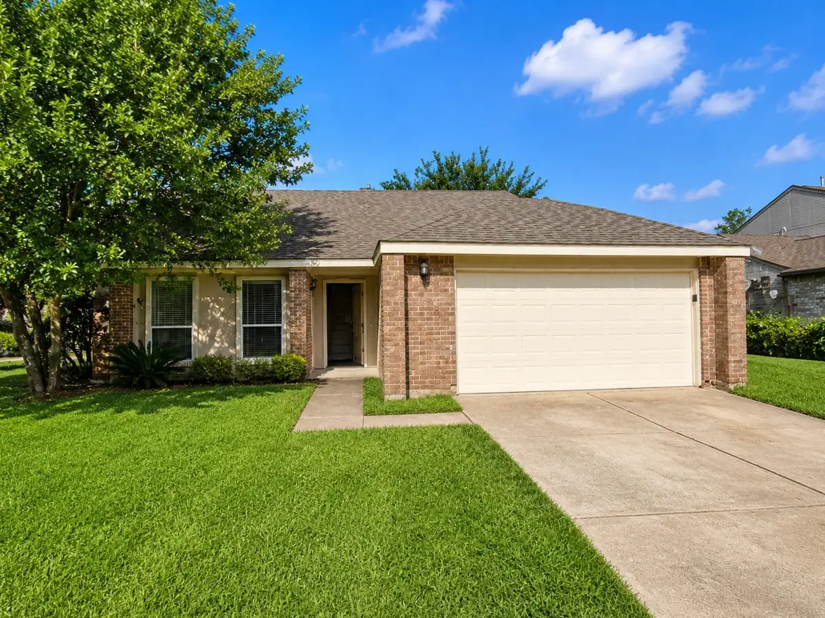 325 Old Course Drive, Friendswood, TX 77546 - #1