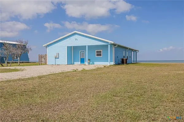 400 W Kruse Road, Port Lavaca, TX 77979