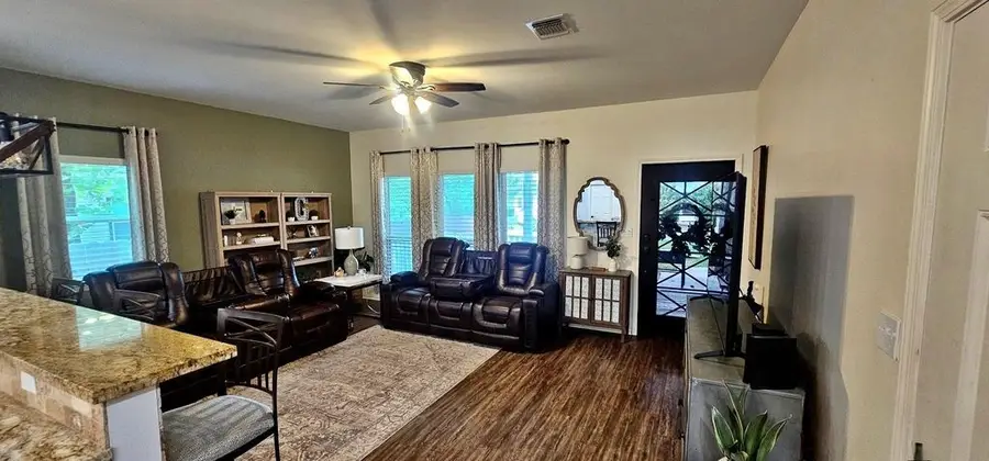 201 Smith Street, Columbus, TX 78934 - #2