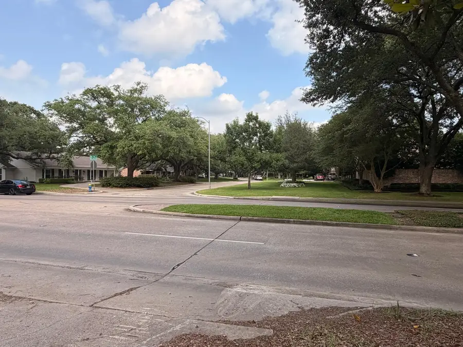 802 Chimney Rock Road, Houston, TX 77056 - #2