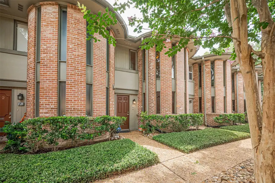 674 S Ripple Creek Drive #674, Houston, TX 77057 - Image #2