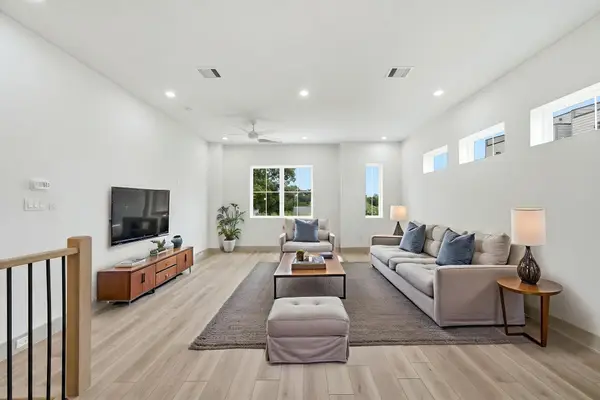 1116 Weiss Street, Houston, TX 77009