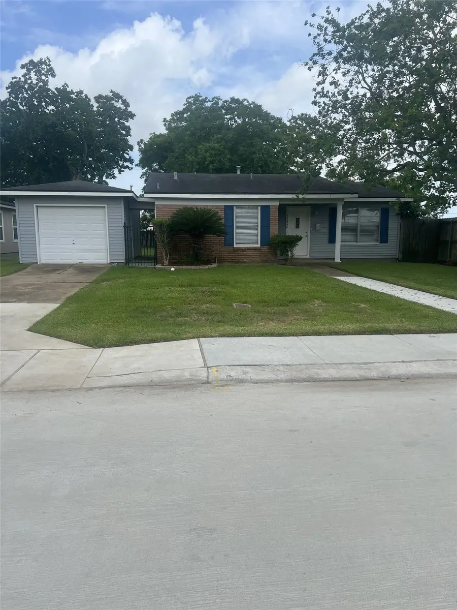 102 Forest Oaks Ln, Lake Jackson, TX 77566 - #2