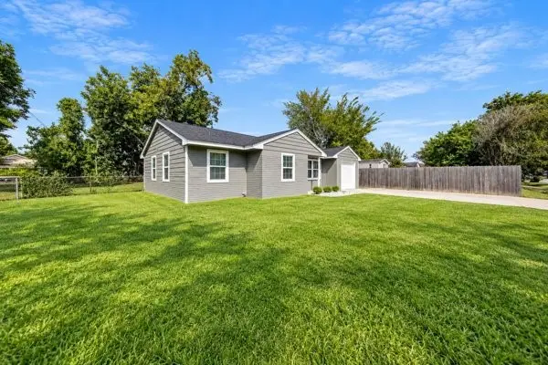 201 Inwood Ln, Highlands, TX 77562 - #2