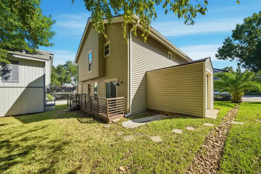 24 Lakeview Village, Conroe, TX 77356 - Image #3