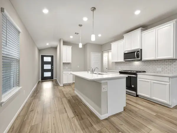 6630 Lahna Oak, Conroe, TX 77304