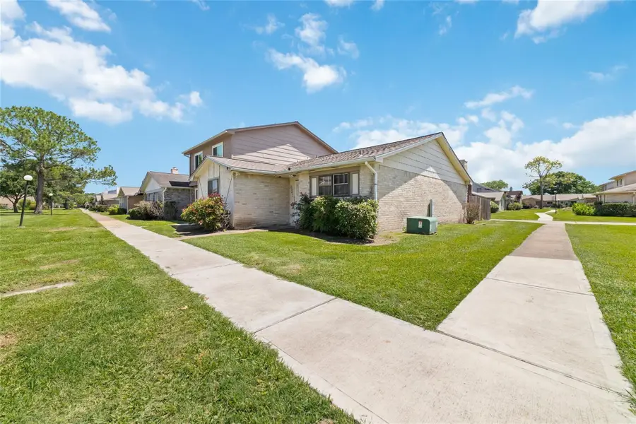 6517 S Briar Bayou Drive, Houston, TX 77072 - #2