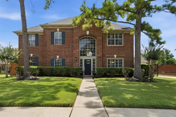 1305 Wilderness Pines Drive, Friendswood, TX 77546