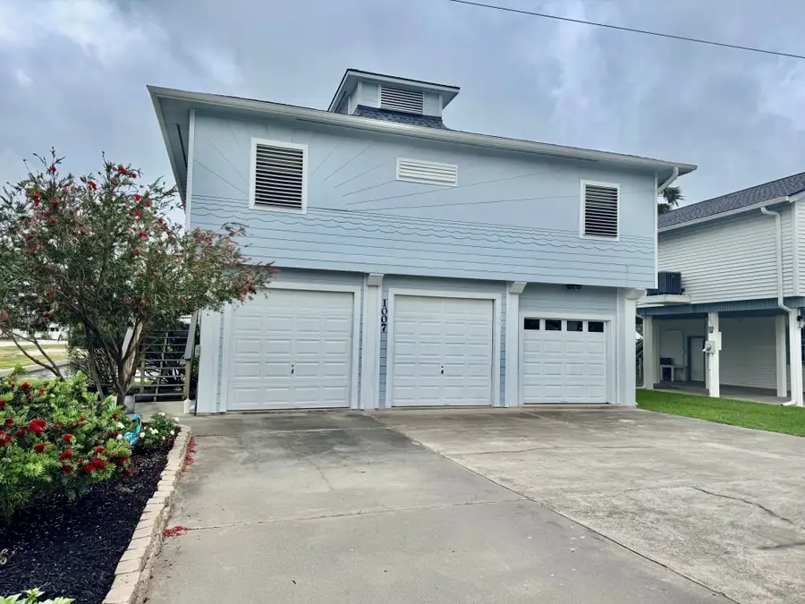 1007 Tiki Drive, Tiki Island, TX 77554 - #2