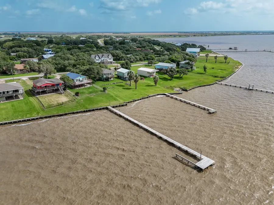 2116 W Bayshore Drive, Palacios, TX 77465 - #3