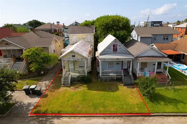 717 And 719 Sealy Street, Galveston, TX 77550