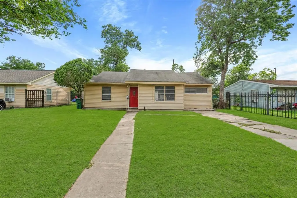 6314 Crestville Street, Houston, TX 77033 - #1
