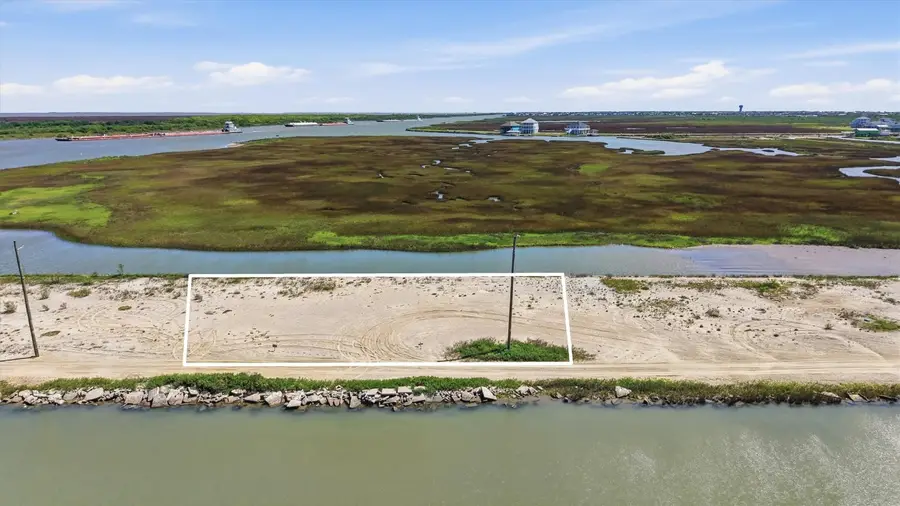 1348 N Tinkle Lane, Crystal Beach, TX 77650 - #2