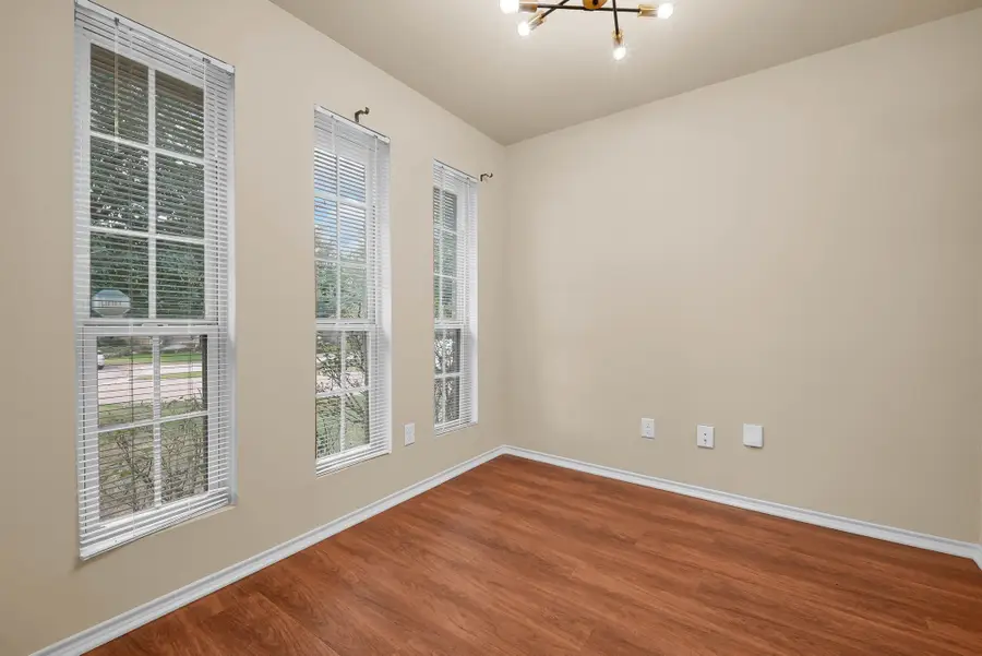 110 Oakwood Court, Huntsville, TX 77320 - #2
