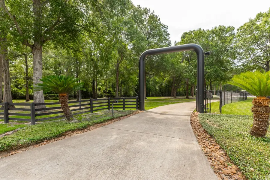 5950 Keith Rd, Lumberton, TX 77657 - #3