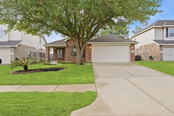 18815 Cluster Oaks Drive, Magnolia, TX 77355