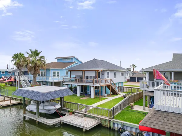 66 Tarpon Street, Bayou Vista, TX 77563