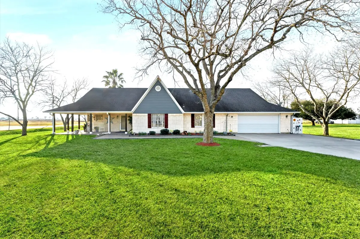 1840 Caroline Street, Dickinson, TX 77539 - Image #1