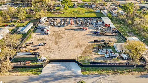 5715 & 5721 Spindle Drive, Houston, TX 77086