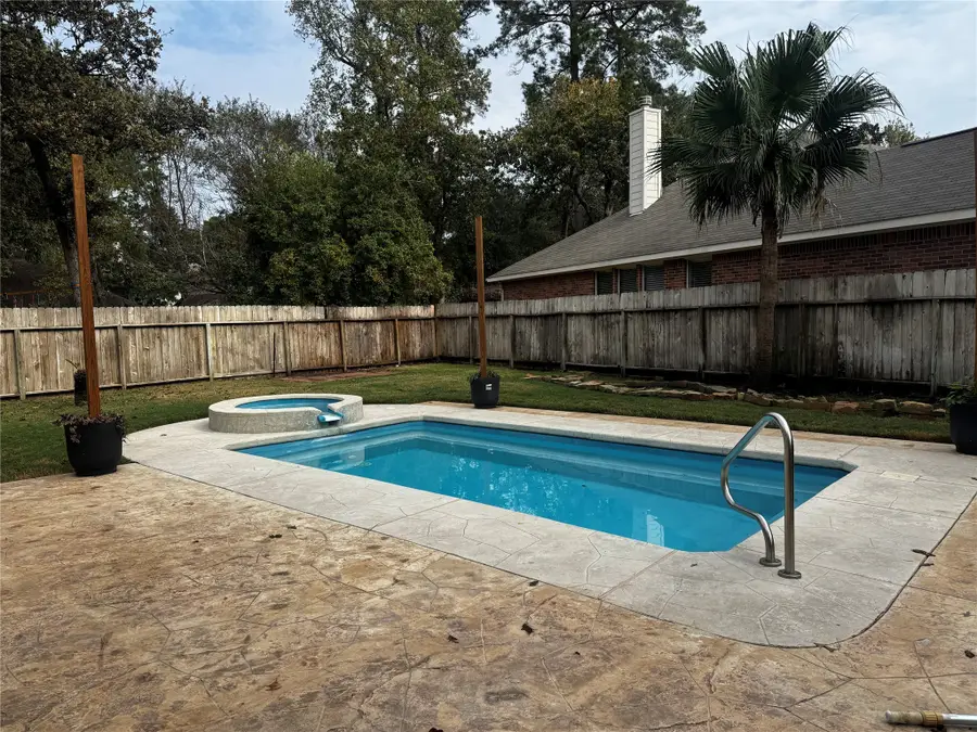 2 Sweet Birch Place, The Woodlands, TX 77382 - Image #2