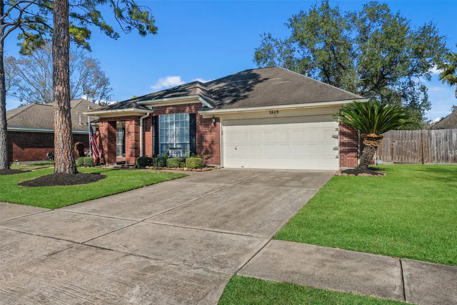 1809 Oak Gate Circle, Pearland, TX 77581 - Image #3