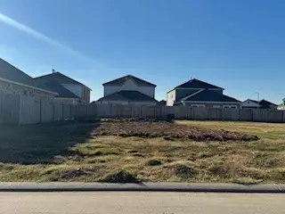 302 Amy Street, Angleton, TX 77515 - Image #2