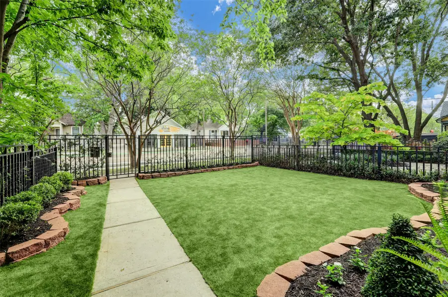 517 E 11th Street, Houston, TX 77008 - #2