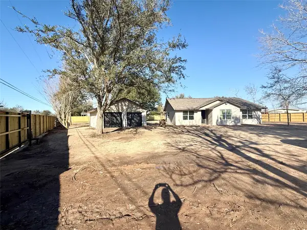 4835 County Road 380, Rosharon, TX 77583