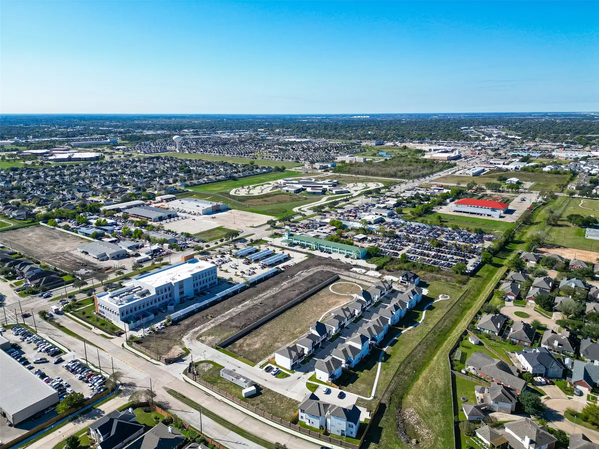 6702 Metro Blvd #8, Houston, TX 77083 - Image #1