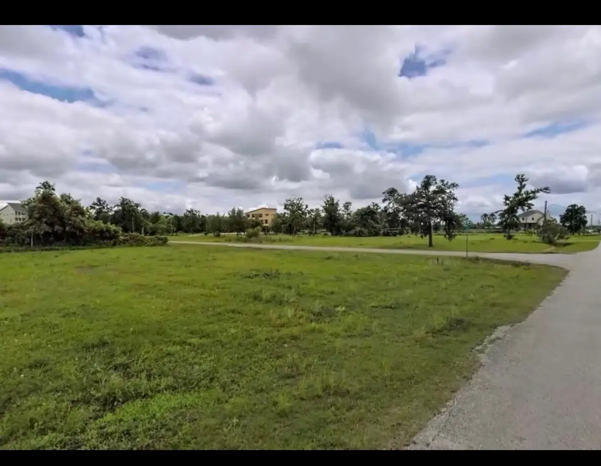 527 S Burnett Drive, Baytown, TX 77520 - #1