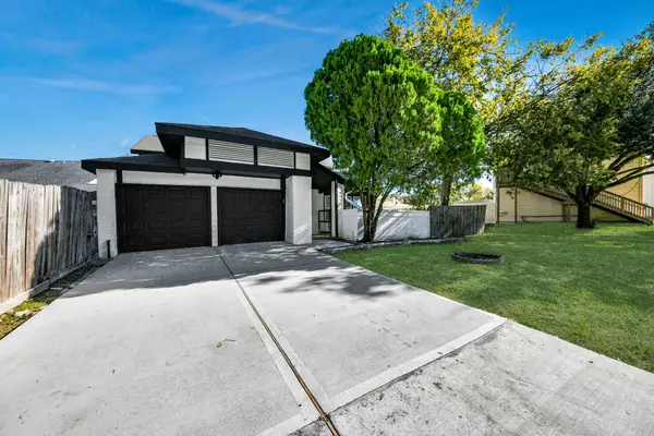 2911 Meadowgrass Lane, Houston, TX 77082