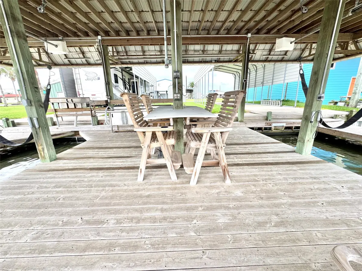 1222 Island Boulevard, Crystal Beach, TX 77650 - #1