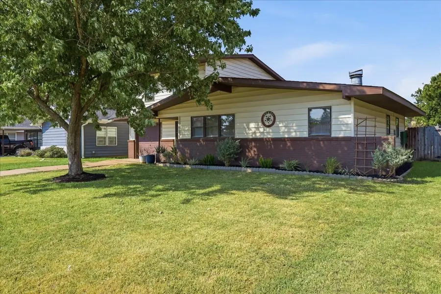 711 S 6th Street, Nederland, TX 77627 - #2