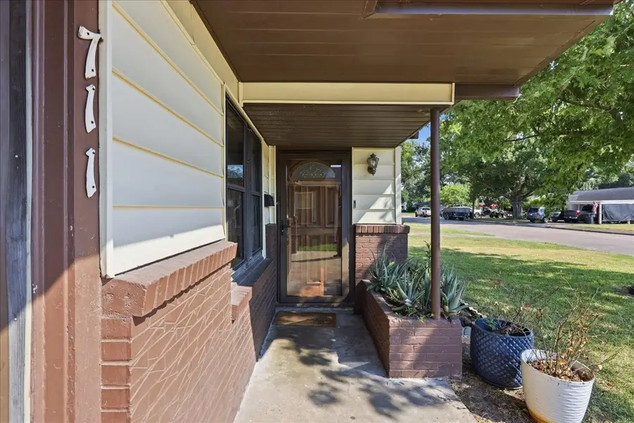 711 S 6th Street, Nederland, TX 77627 - #3