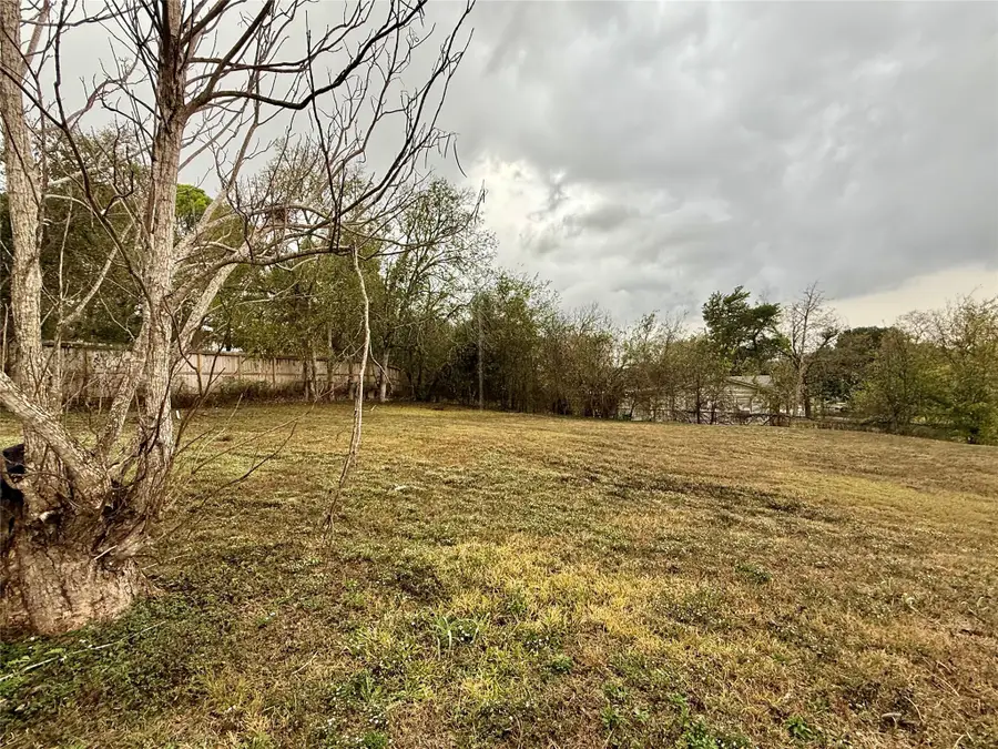 699 N Market Street, Brenham, TX 77833 - Image #2