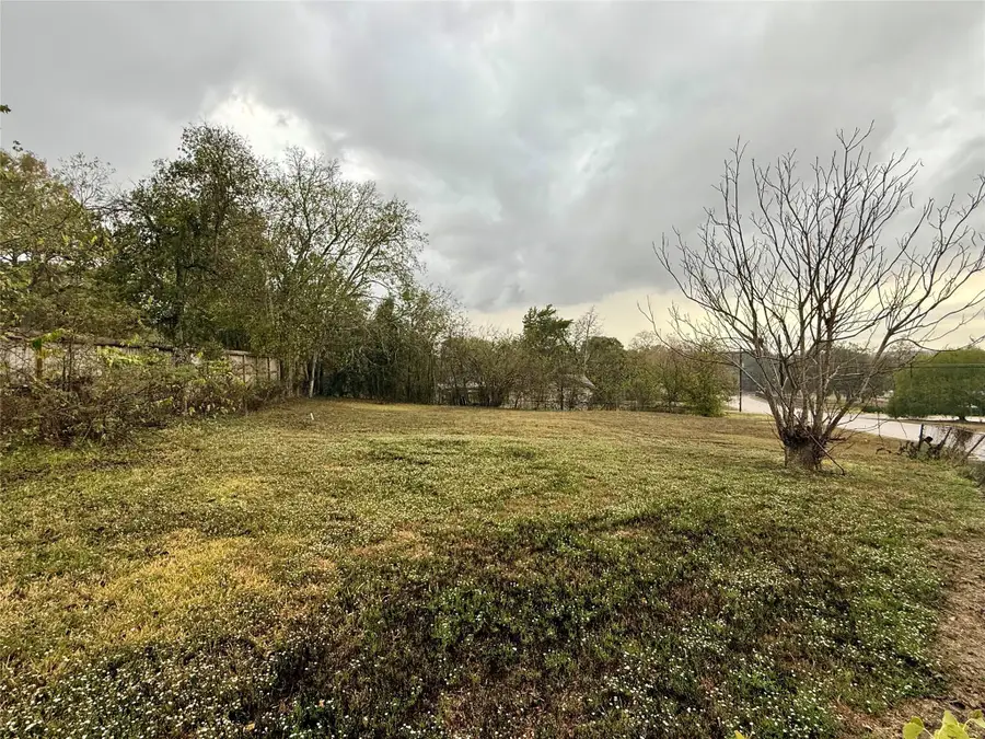 699 N Market Street, Brenham, TX 77833 - Image #3