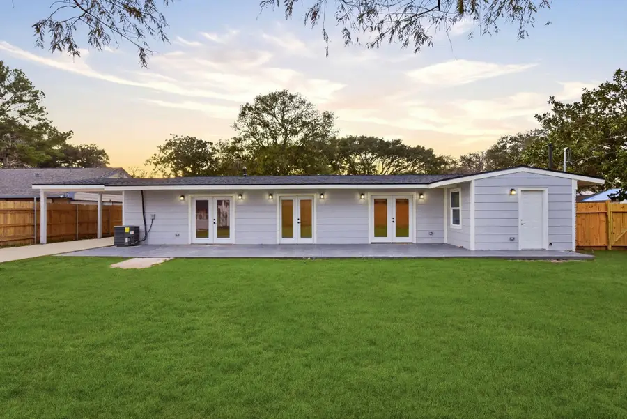 12319 Renwick Drive, Houston, TX 77035 - Image #2