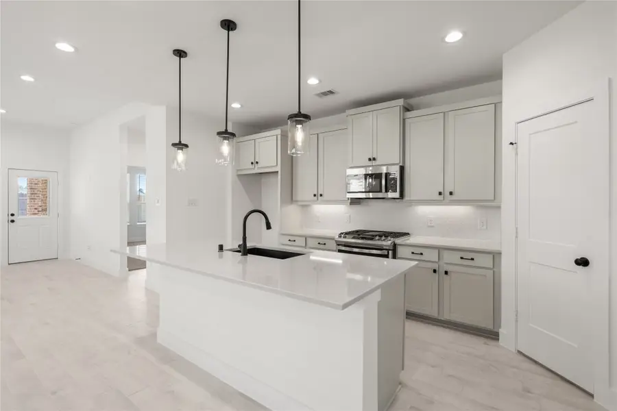 279 Mallards Rim Drive, Willis, TX 77318 - Image #2