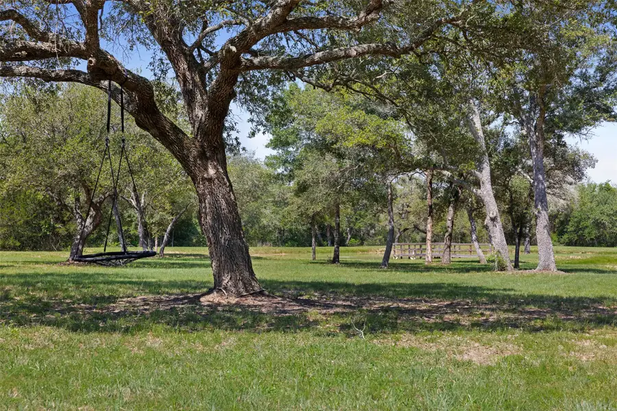 2215 Oakridge Road, Weimar, TX 78962 - #3