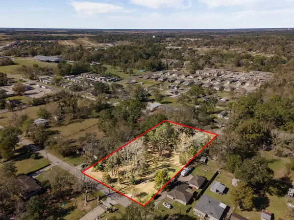 409 E Linney Street, Dayton, TX 77535