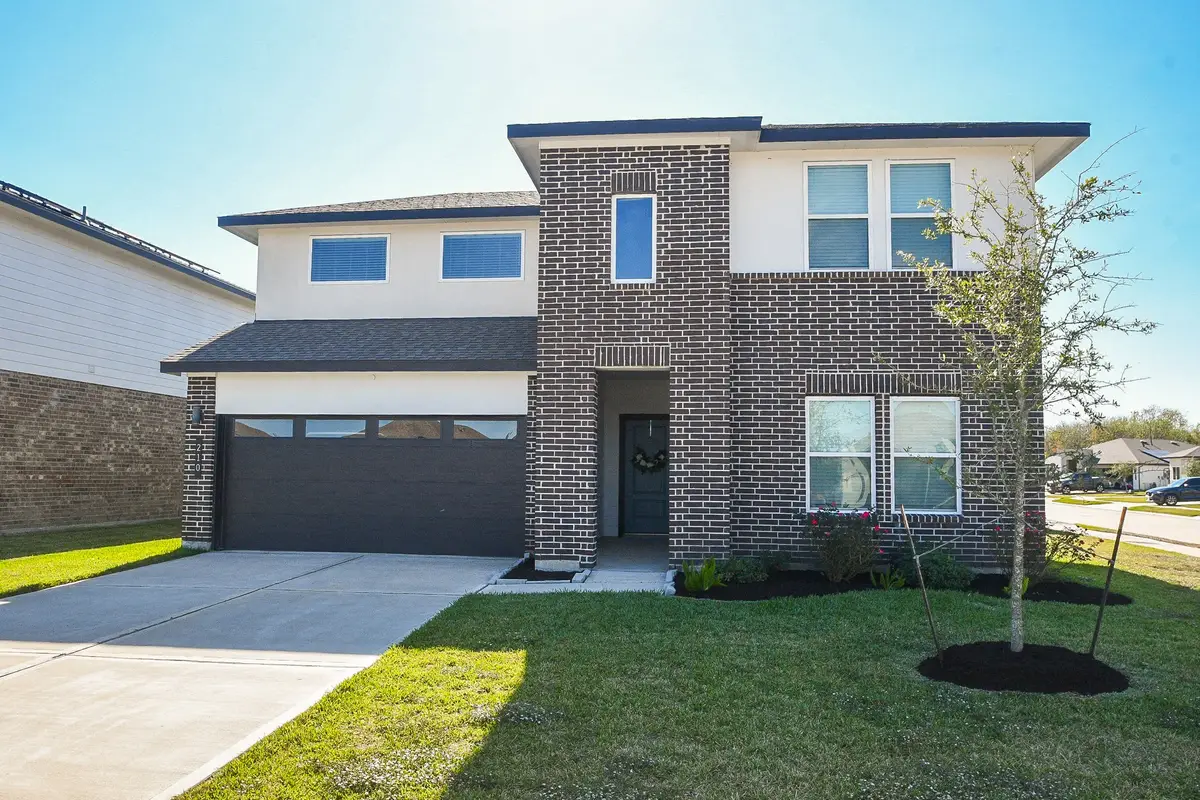 210 Dusty Bridle Lane, Rosharon, TX 77583 - Image #1