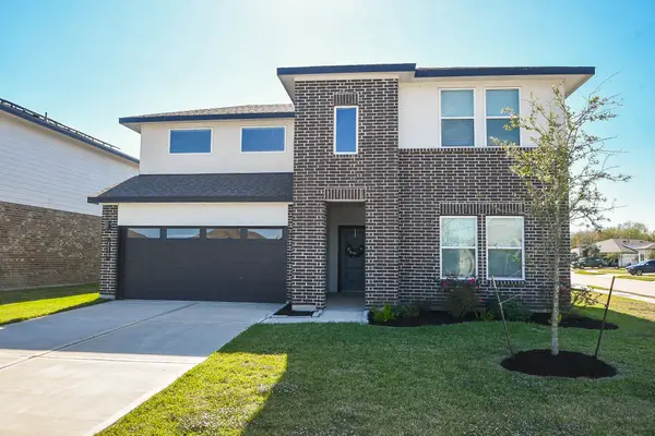 210 Dusty Bridle Lane, Rosharon, TX 77583